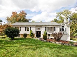 52 Meadow Sweet Rd, Cortlandt Manor, NY 10567