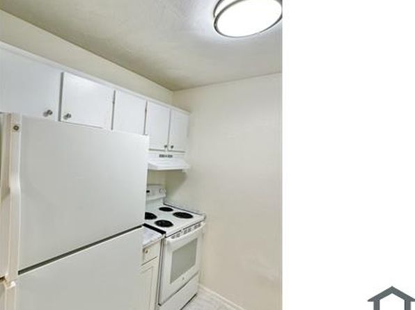 630 NE 46th Ct APT 3