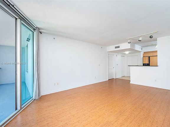 3rd image of 335 Biscayne Blvd #1204