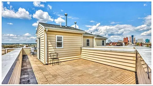 1626 Light St Photo 1