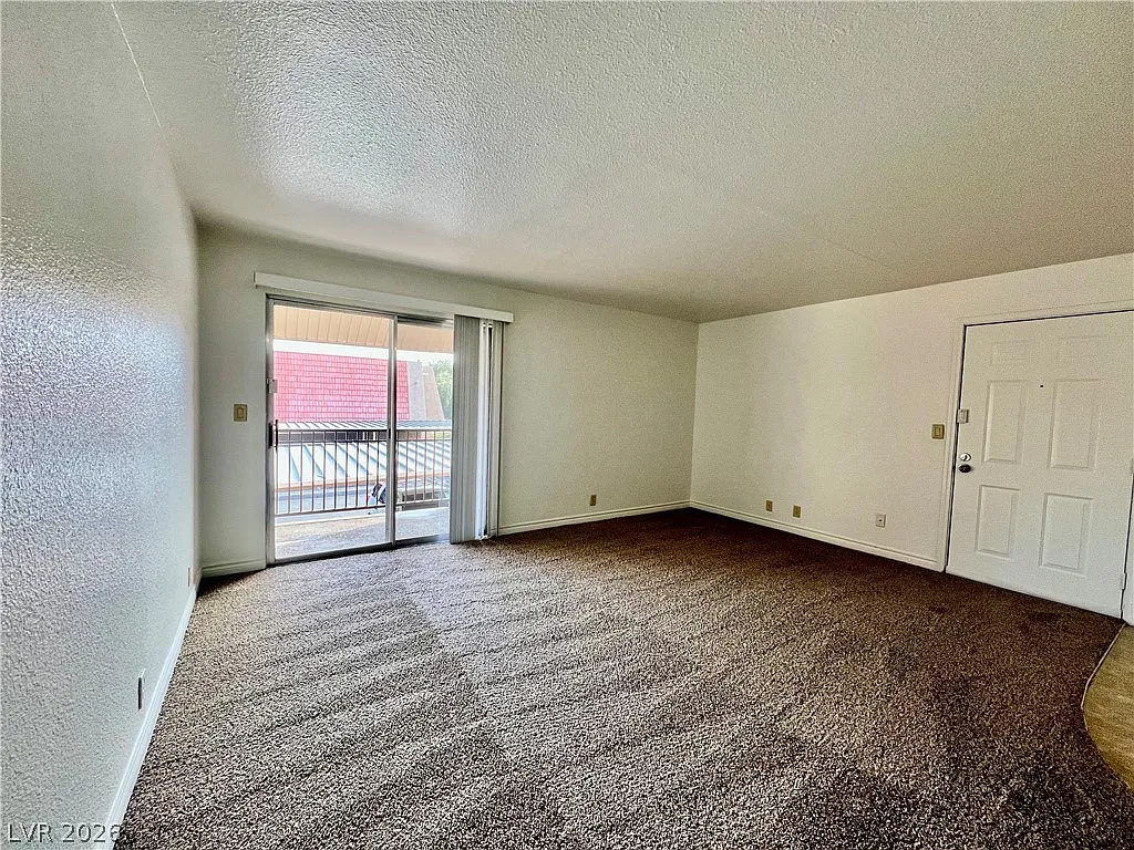 2 bed, 1.0 bath, 816 sqft, $1,295 — Photo 4