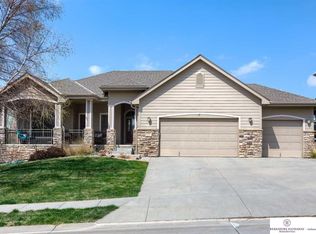 17114 Erskine St, Omaha, NE 68116