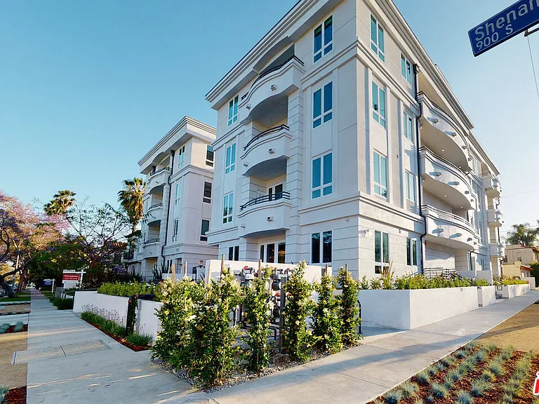 8700 Chalmers Dr #Penthouse 401 — Photo 21