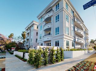 8700 Chalmers Dr #301, Los Angeles, CA 90035