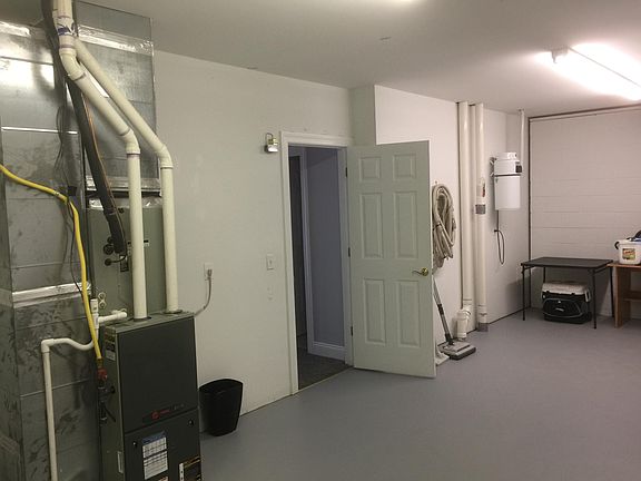 5th image of 235 Tall Oak Blvd