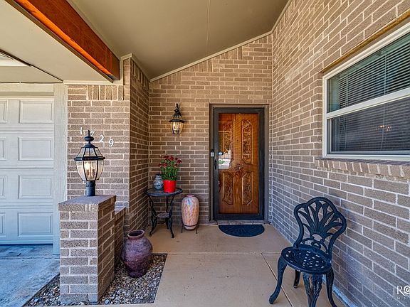 5th image of 1729 Parkview Dr