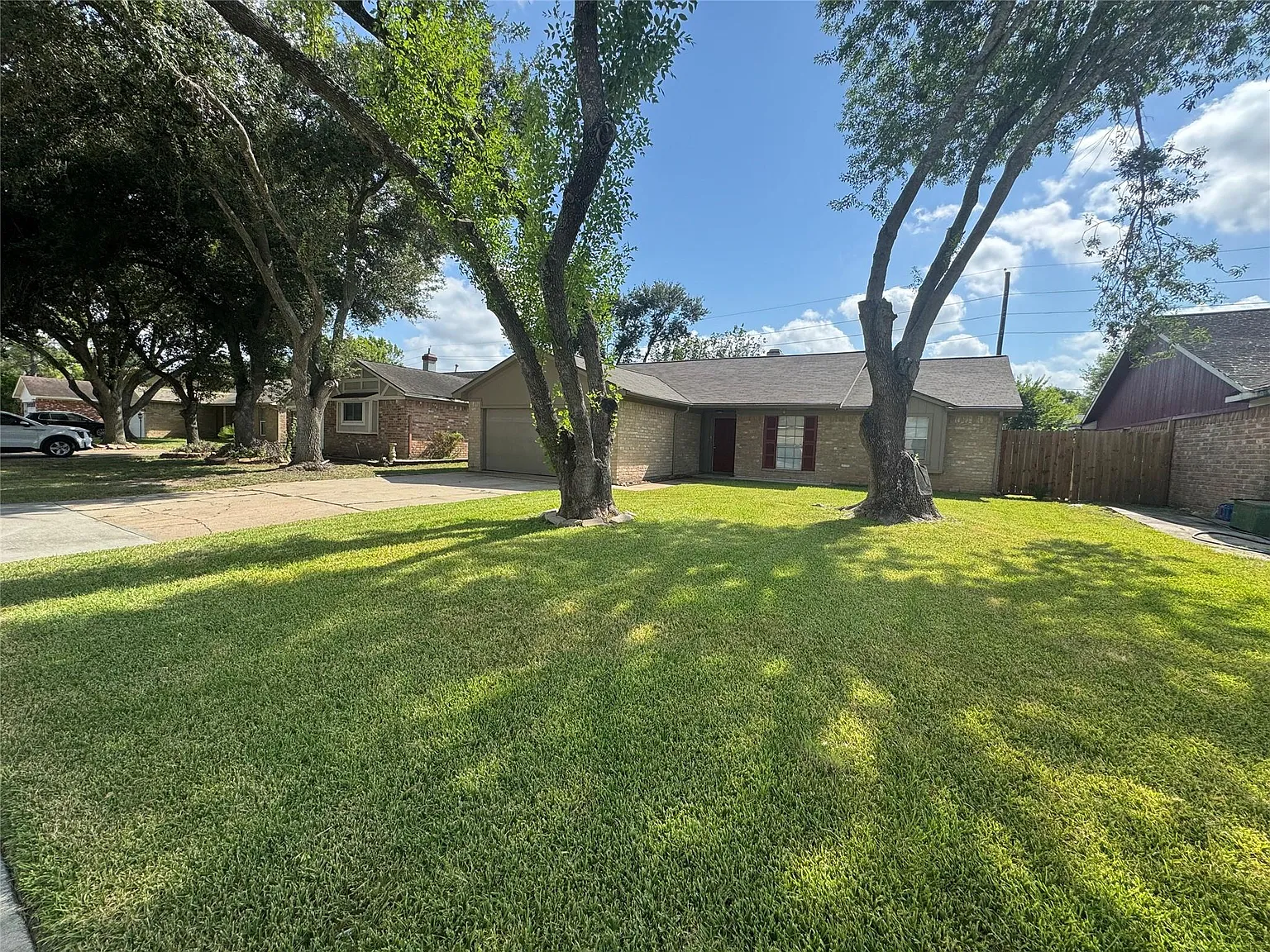 3 bed, 2.0 bath, 1366 sqft, $1,900 — Photo 1