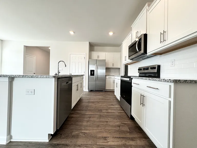 1650 Secrest Commons Dr — Photo 8