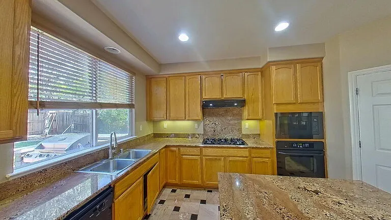 1692 Woodhaven Cir — Photo 61