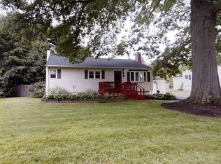24 Foxhill Rd, Andover, MA 01810
