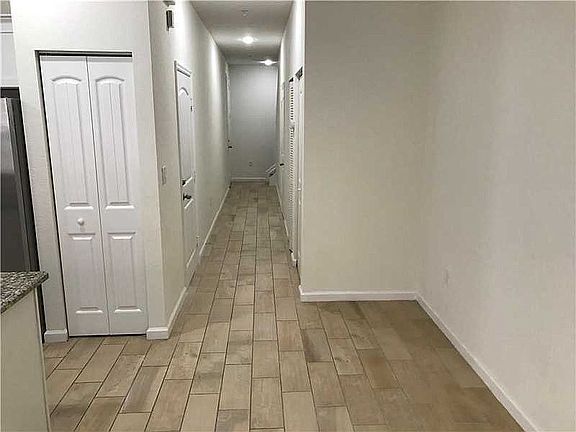 3rd image of 709 SW 1st Dr