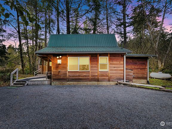 3rd image of 339 Skate Creek Rd