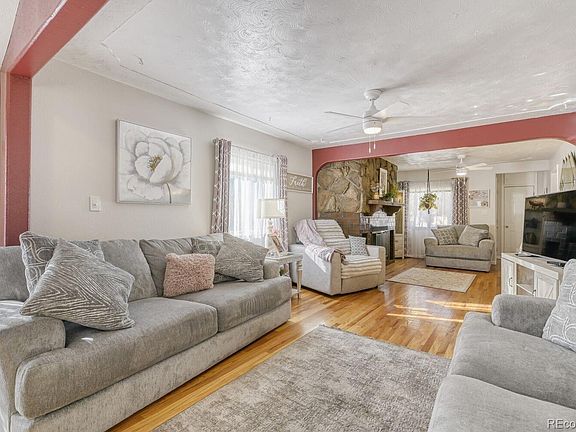4th image of 250 N 10th Avenue
