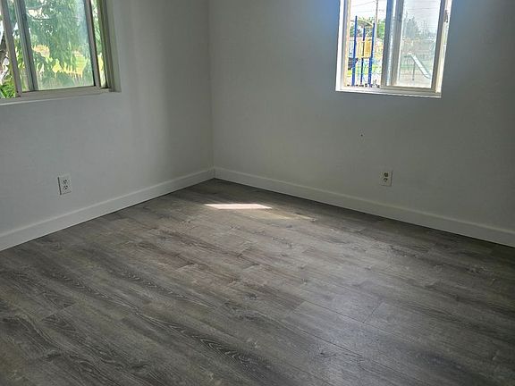 4th image of 1649 S Campbell St #11-B