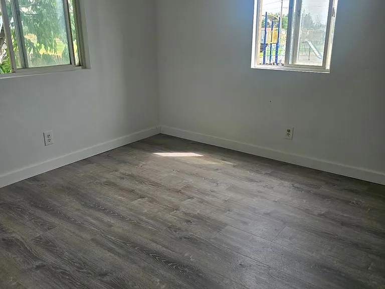 1649 S Campbell St — Photo 11