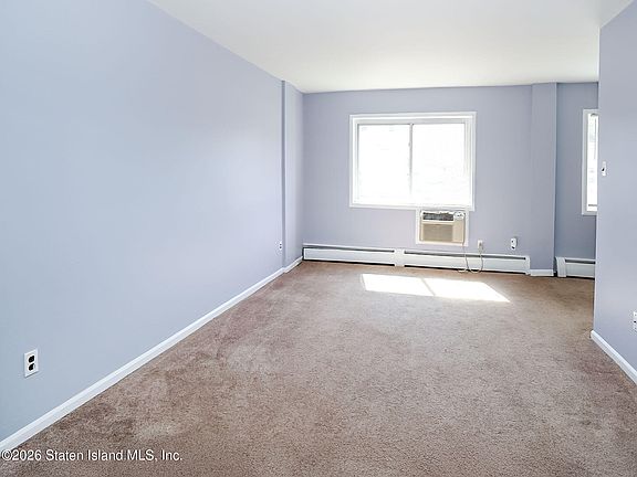 4th image of 1284 Rockland Ave APT 1C