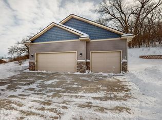 6676 Clarkia Dr NW, Rochester, MN 55901
