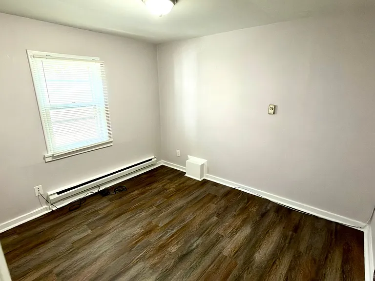 196 N Goodman St — Photo 25