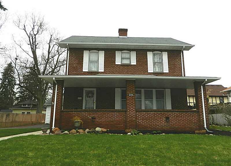 1st image of 215 S Clairmont Ave