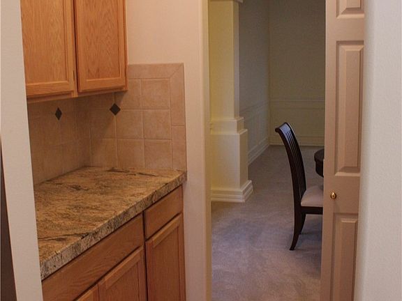 4th image of 1030 182nd Pl SW