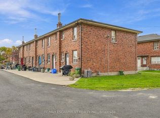 424 F E 42nd St, Hamilton, ON L8T 3A9