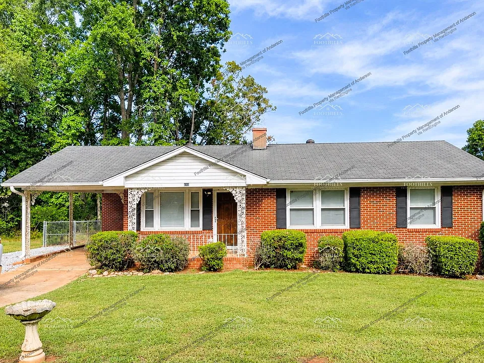 617 Azalea Dr