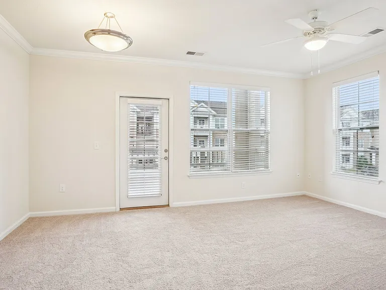 Belmont at Tryon Apartments — Photo 43