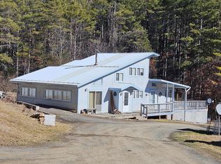 194 Falcon Ln, Sugar Grove, WV 26815