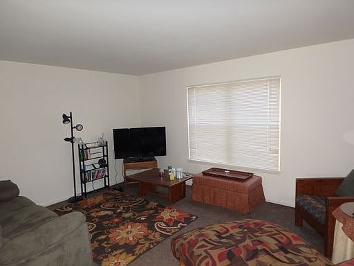 2nd image of 211 Waugh St APT 04