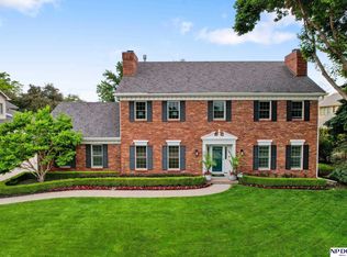 11818 Oakair Plz, Omaha, NE 68137