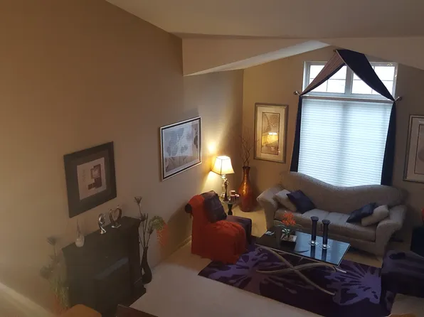 5689 Versailles Ave, Ann Arbor, MI 48103