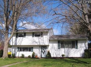 9288 Gettysburg Dr, Twinsburg, OH 44087