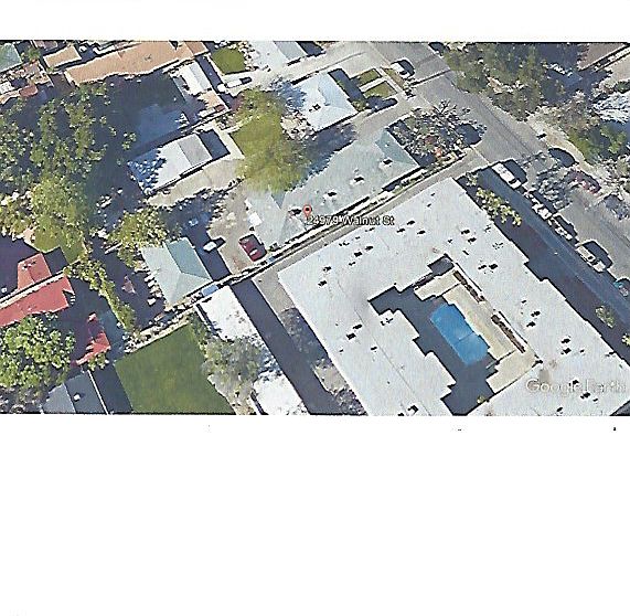 2nd image of 24979 Walnut St