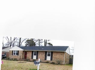 915 Azalea Ln, Colonial Heights, VA 23834