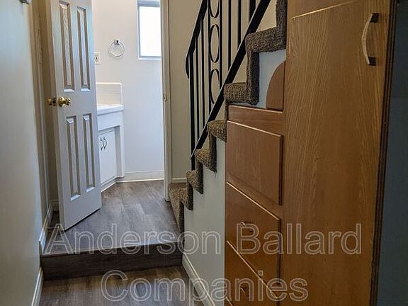 5th image of 6217 Greenleaf Ave APT C