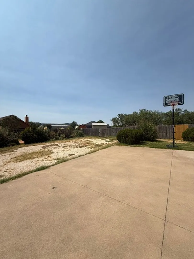 118 Divide Ave — Photo 3