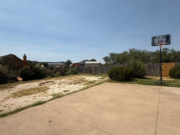 3rd image of 118 Divide Ave