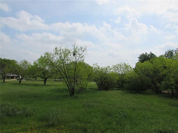 4th image of 323 Sweet Grass