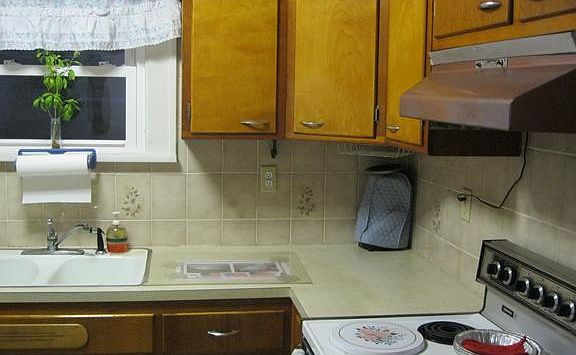 3rd image of 1204 Haeberle Ave