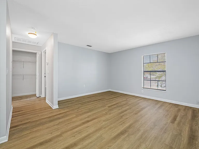 1308 W Waters Ave — Photo 23