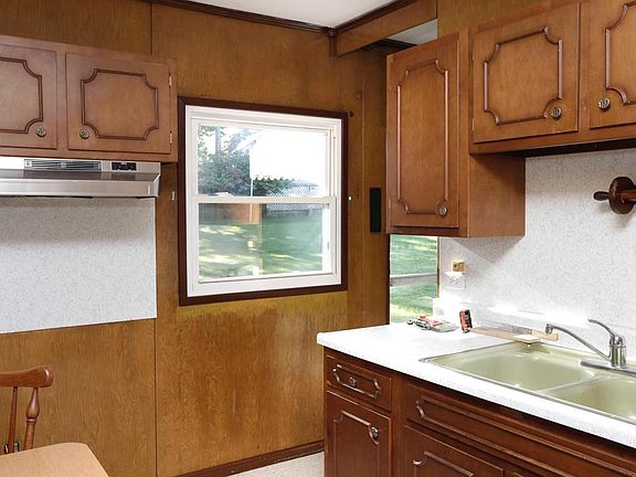 5th image of 926 Marcellus Dr