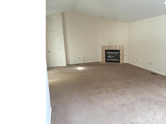 3rd image of 18358 Sherbrooke Oval #7