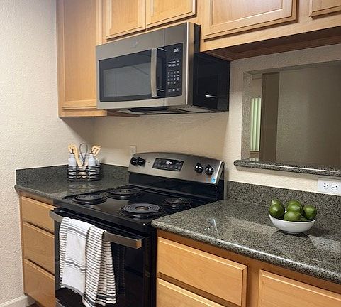 5th image of 1900 Oakdale Rd #1412742