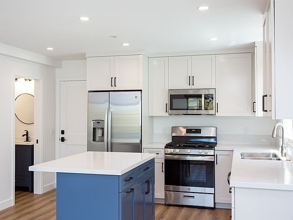 4th image of 2610-2612 Juan St #2610-2
