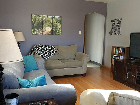 3rd image of 3814 Elmwood Ave