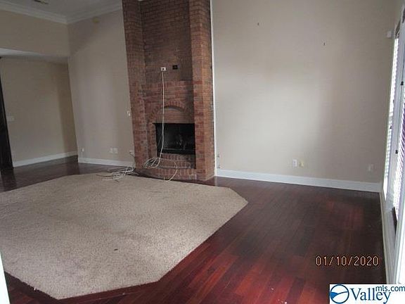 2nd image of 600 Swan Cir SE