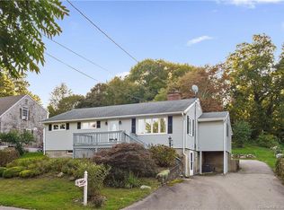 17 Fellows St, Pawcatuck, CT 06379