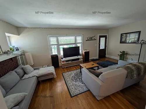 1302 Hathaway Ave Photo 1