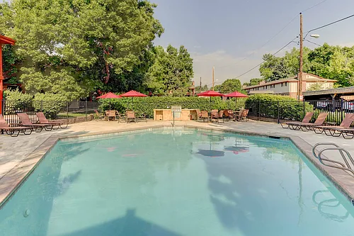 Applewood Crest Townhomes & Apartments Photo 1