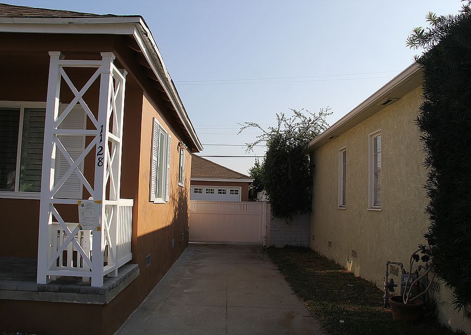 2nd image of 1128 S Hidalgo Ave